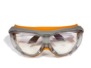 Ochrana zraku při práci. Používáte správné ochranné brýle?